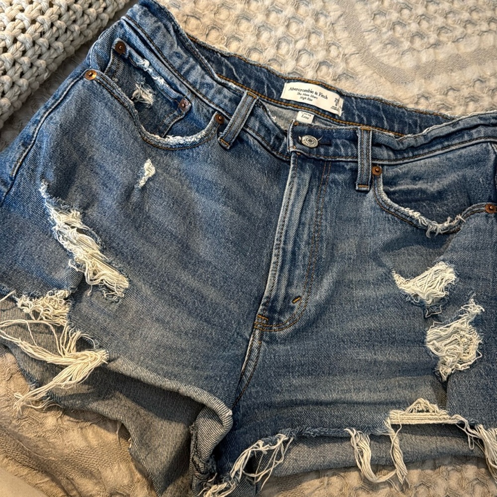 Abercrombie curve love as 29